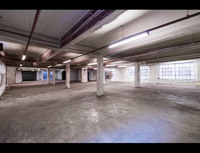 2,000M² WAREHOUSE FOR SALE IN VILLAGE MAIN